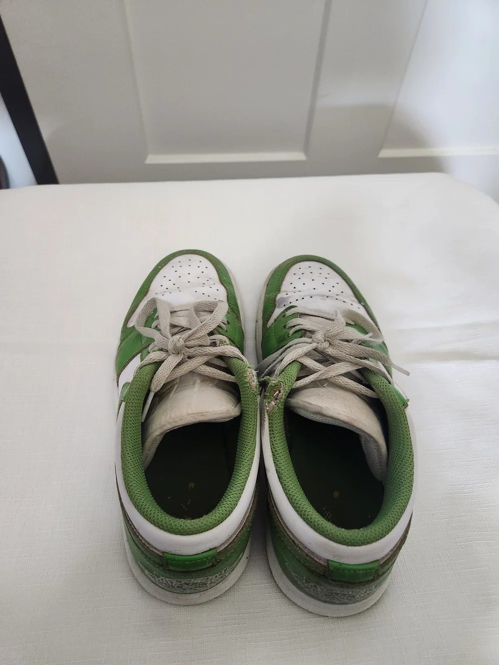 Nike Air Jordan 1 Low SE in Chroropyll And White. Mens Size 7